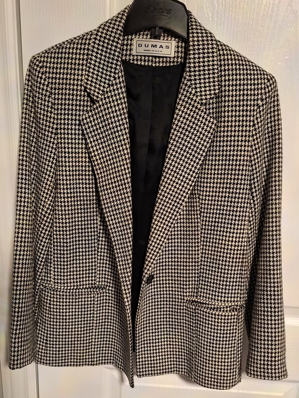 Pierre Dumas Black and Whiteโ Houndstooth Blazer